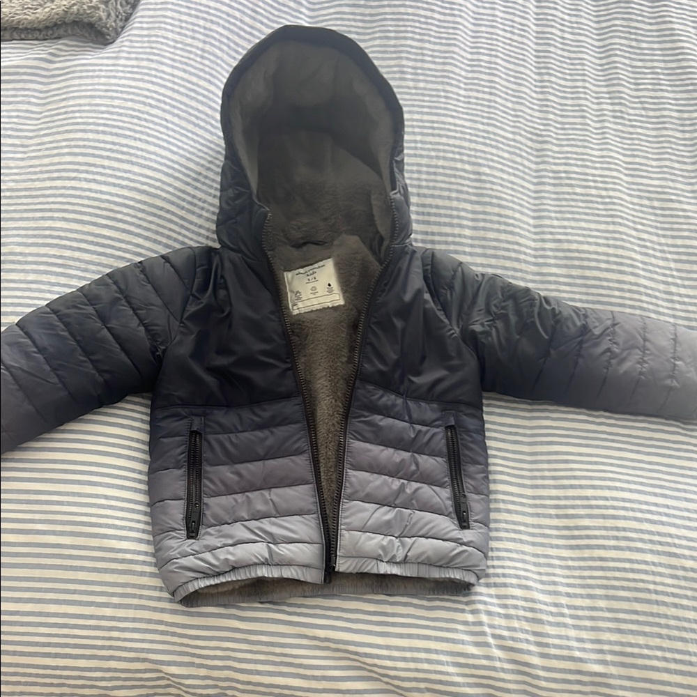 Abercrombie kids 5/6 blue ombré fur lined puffer jacket like new